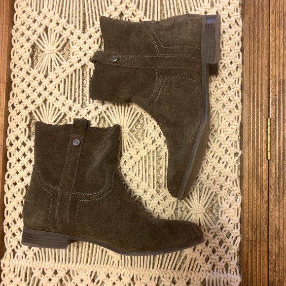 Frye & Co. Suede Green Sarah Ankle Booties Size 9 - Picture 2 of 7